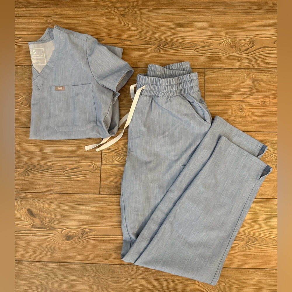 Figs Sky Blue Scrub Ensemble